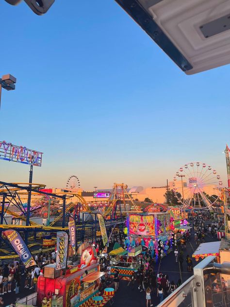 Fair
Carnival
View
Sunset Bucket List Usa, Fair Aesthetic, Kuala Lampur, Fair Pictures, Fair Rides, Summer Fair, Summer Loving, Summer Fun List, Summer Goals