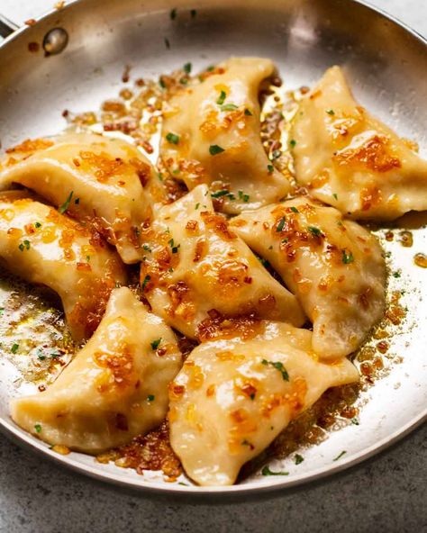 Making Pierogi Ruskie (Polish Dumplings) Poland Food Recipes, Perogies Aesthetic, Polish Dumplings Recipe, Perogies Sauce, Polish Recipes Traditional, Pierogi Ideas, Polish Dinner Recipes, Polish Appetizers, European Food Recipes