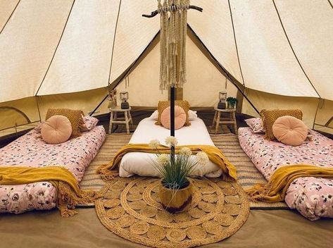 Yurt Tent Decorating Ideas, Yurt Glamping Luxury Camping, Tent Interior Ideas, Bell Tent Interior Ideas, Bell Tent Interior, Juayua, Tent Interior, Bell Tent Glamping, Luxury Camping Tents