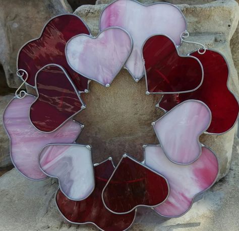 Glass Crafts Diy, Glass Wreath, Smash Glass, Stained Glass Heart, Stained Glass Candles, Spectrum Glass, Valentine Anniversary, Valentines Art, Stained Glass Crafts