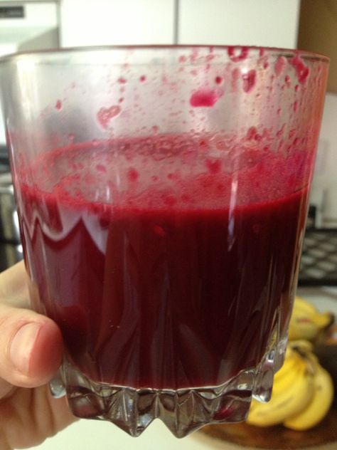 Beet Juice: 1 beet 2 carrots 1/2 cuke 1 whole lemon peeled. Beetroot Juice Snap, Juice Snap, Beetroot Juice Aesthetic, Beetroot And Carrot Juice, Beet Apple Juice, Beetroot And Apple Juice, Beetroot Juice, Story Fake, Bridal Photography Poses