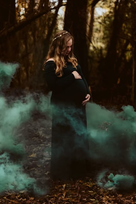 Spooky Maternity Pictures Family, Halloween Inspired Maternity Photos, Maternity Witch Photoshoot, Creepy Maternity Pictures, Pregnant Witch Art, Goth Maturnity Shoot, Halloween Maternity Shoot Ideas, Halloween Themed Maternity Shoot, Halloween Gender Reveal Photoshoot