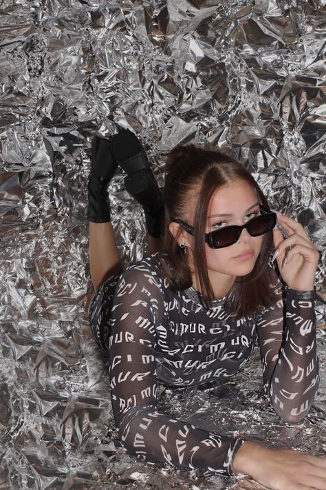 Silver Aesthetic Photoshoot, Diy Foil Backdrop Photoshoot, Aluminum Foil Photo Shoot, Tinfoil Backdrop Photoshoot, Tinfoil Photoshoot Background, Aluminum Foil Background Photoshoot, Aluminium Photoshoot, Silver Backdrop Photoshoot, Aluminium Foil Photoshoot