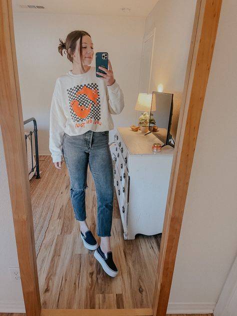 Asher Vans Outfit, Checkered Vans Outfits Women, Vans Platform Slip On Outfit, Platfrom Vans, Vans Slip On Outfit Women Street Styles, Vans Stacked Outfit, Outfits With Slip On Vans, Stackform Vans Outfits, Colorful Vans Outfit