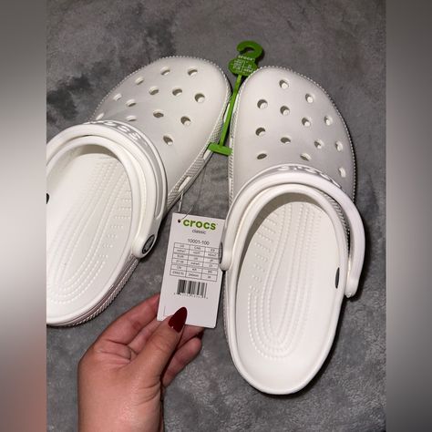 Brand New White Classic Clog Crocs (Unisex) Womens: 7 Mens: 5 Comes With Original Packaging And Tags, Never Worn! Clog Crocs, Shoes Crocs, Women's Crocs, Crocs Shoes, Mule Clogs, Clogs, Color White, Size 7, Packaging