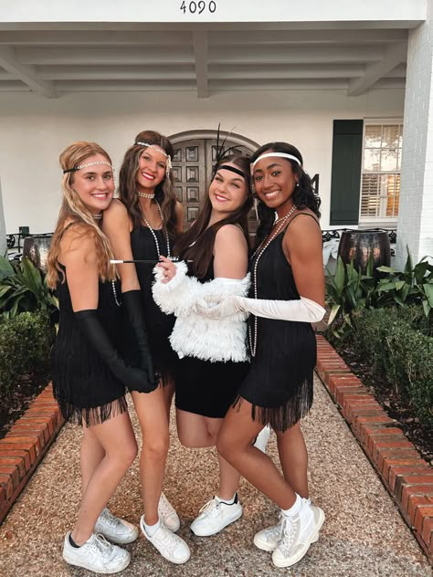 Friends, gatsby,1920s, sorority Great Gatsby Outfit, Frat Party Outfit, Gatsby Party Outfit, Gatsby Outfit, Homecoming Outfit, Cheer Camp, Frat Parties, Great Gatsby Party, Gatsby Party