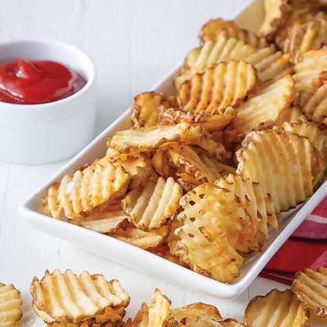 Homemade Waffle Fries, Waffle Fries Recipe, French Fries Recipes, Homemade Waffle, Crinkle Fries, Potato Food, Fries Recipes, Crinkle Cut Fries, Steamed Veggies