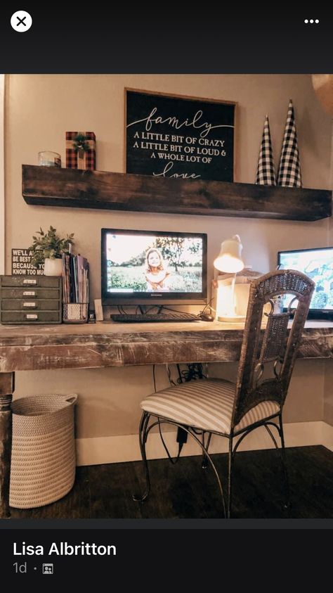 Western Boho Home Office, Rustic Desk Organization, Computer Desk In Entryway, Small Wall Office Space, Country Desk Ideas, Rustic Small Office Ideas, Rustic Office Decor Work Spaces, Small Rustic Office Ideas, Rustic Farmhouse Office Decor