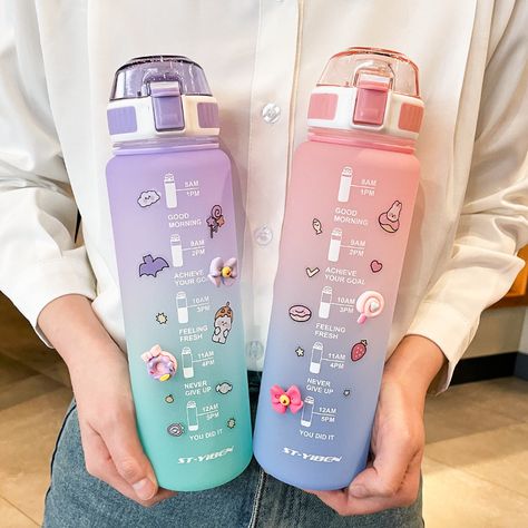 Water Bottels, Slim Water Bottle, Travel Kettle, Motivational Water Bottle, Cute Water Bottles, Bottle Water, Sports Water Bottle, Pretty Drinks, Stylish Backpacks