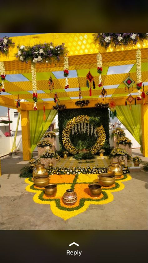 Haldi Decors At Home, Pithi Decoration Backdrop, Mehendi Sangeet Decor, Mangalsnanam Decors For Bride, Haldi Mandap Decoration, Pelli Kuthuru Decoration At Home, Pithi Decoration, Mangala Snanam Decoration, Haldi Stage Decoration