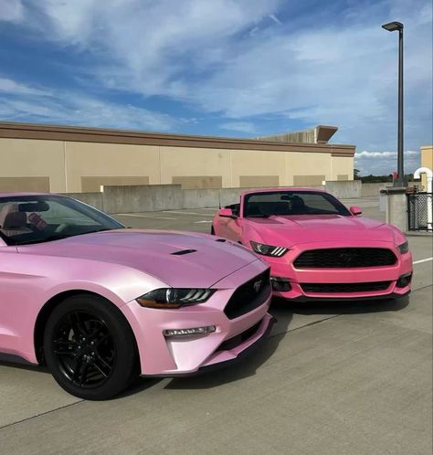 Pink Camaro, Wraith Rolls Royce, Wallpaper Rolls Royce, Rolls Royce Luxury, Pink Mustang, Phantom Rolls Royce, Most Luxurious Car, Wallpapers Cars, Cars Tattoo