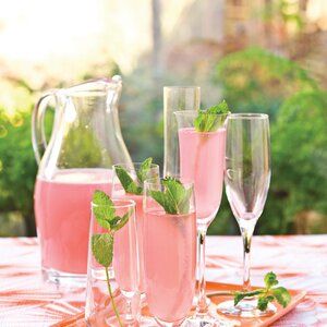 Bridal Shower Punch Recipes, Alcohol Punch, Pink Punch Recipes, Bridal Shower Punch, Sparkling Punch, Baby Shower Punch Recipes, Baby Shower Punch, Champagne Punch, Cranberry Juice Cocktail