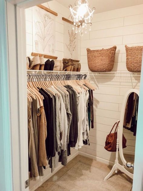 Pretty Closets, Closet Refresh, Teenage Room Decor, Small Closets, Small Closet Organization, Small Closet, Closet Makeover, Closet Inspiration, Master Closet