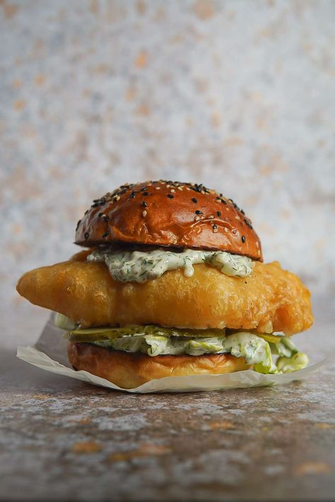 beer battered fish sandwich Fish Sandwich Recipes, Potato Bun, Beer Battered Cod, Battered Cod, Fish Burger, Homemade Tartar Sauce, Beer Battered Fish, Beer Battered, Battered Fish