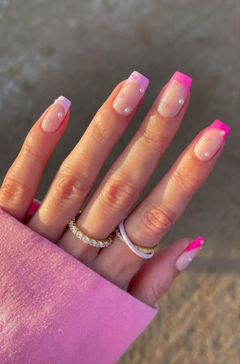 35 Best Spring Nail Designs Trends to Try Out in 2022 - Mycozylive.com Simple Spring Nails, Spring Acrylic Nails, Cute Spring Nails, Pink Gel, Spring Nail Designs, Pearl Nails, Cute Gel Nails, Short Acrylic Nails Designs, Short Acrylic