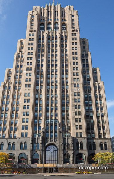 Art Deco Buildings Architecture, Detroit Architecture, Art Deco Facade, Art Deco Skyscraper, Art Deco Houses, Business Empire, Office Building Architecture, Blacksmith Shop, Skyscraper Architecture