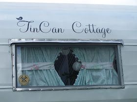 Shabby Chic Caravan, Shabby Chic Campers, Vintage Glamping, Caravan Life, Glam Camping, Old Campers, Go Glamping, Vintage Campers Trailers, Vintage Caravan