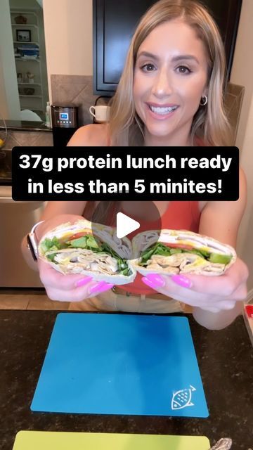 Danielle McClellan on Instagram: "370 calories, 37g protein, 19g carb, 19g fat. 1 Joseph’s lavash bread 15g olive oil mayo Mustard 3 oz Boar’s Head smoked turkey 1 slice colby jack cheese lettuce, tomato, black pepper. Perfect lunch for those days when you need something quick. #easylunch #quicklunch #easymeals #highproteinmeals @josephspitabread #dietitiansofinstagram #countingmacros #trackingmacros" Lavash Bread Sandwiches, Keto Adult Lunchables, Joseph Lavash Bread Recipes, Recipes With Lavash Bread, Lavash Bread Ideas Wrap, Josephs Lavash Recipes, Lavish Bread Recipes, Low Calorie Lunches For Work, Lavash Bread Ideas