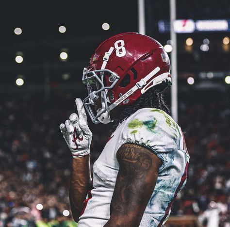 Alabama Football Pictures, Odell Beckham Jr Wallpapers, Alabama Crimson Tide Football Wallpaper, Cool Football Pictures, Collage Football, Ncaa Football Teams, Football Drip, Football Poses, College Football Players