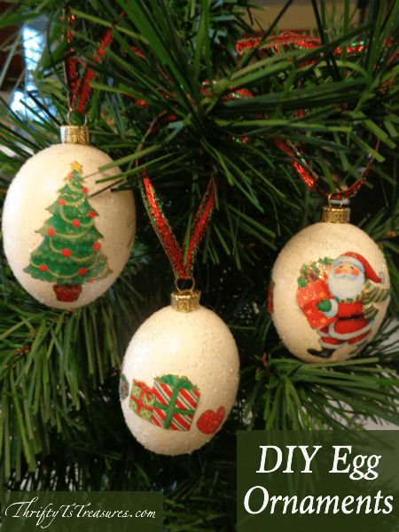 Egg Christmas Ornaments - Handmade Christmas Ornaments are so much to create during the holiday season. Here are 65+ Homemade Christmas Ornaments for Kids and Adults. They are broken down into felt ornaments, Christmas balls, country and rustic Christmas ornaments, and Christmas ornaments that kids can make. Christmas Egg Ornaments, Egg Ornaments Diy, Egg Christmas Ornaments, Christmas Eggs, Christmas Sunday, Blown Eggs, Egg Christmas, Egg Decor, Egg Ornaments