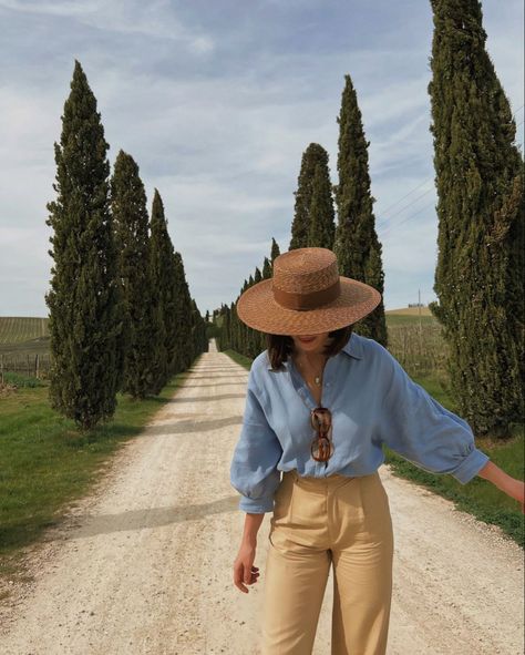 Tuscany Outfit, Como Outfits, Tuscany Outfits, Outfits Italia, Dinner Outfit Spring, Europe Outfits Summer, Beach Outfit Vacation, Vineyard Outfit, Countryside Outfit