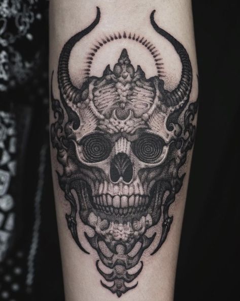 Latest Tattoo Design, Skull With Horns, Skull Hand Tattoo, Scary Tattoos, Elbow Tattoos, Creepy Tattoos, Latest Tattoos, Skull Tattoo Design, Tattoo Videos