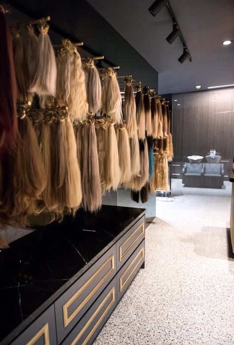 Hair Extension Room Ideas, Hair Extension Display Wall, Hair Extension Branding Ideas, Hair Shop Ideas, Wig Shop Interior Design, Hair Extension Display Ideas, Hair Extensions Display, Hair Salon Design Ideas, Flooring Construction