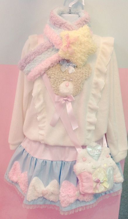 Harajuku Room, Kawaiicore Clothes, Yume Kawaii Fashion, Decora Aesthetic, Harajuku Accessories, Nile Perch, Learning Mandarin, Fairy Kei Fashion, Kawaii Outfit Ideas