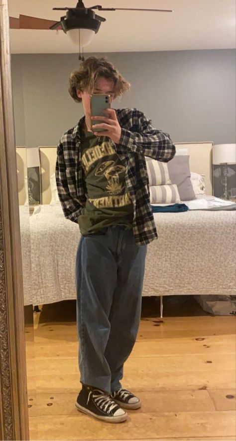 Comfy Masculine Outfits, Cool Guy Outfits Aesthetic, Indie Clothing Style Men, Hipster Outfits Men Vintage, Indie Style Mens Outfit, Joji Concert Outfit Men, Indie Streetwear Men, Indie Men Aesthetic, Earth Tone Flannel