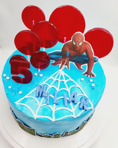 Spiderman Torte 💙 Milchmädchentorte mit frischen Erdbeeren 🍓 verziert mit Eiweißcreme, zuckerpapier und Lollis aus Glucosesirup alles essbar #milchmädchentorte #eiweisscreme #erdbeeren #zuckerpapier #lollis #gluckosesirup #sahnemascarponecreme #spiderman #spidermantorte #blau #rot #5jahre #milian #herzlichenglückwunsch #happybirthday #allesgutezumgeburtstag #сднемрождения #5лет #человекпаук Spiderman Party, Man Party, Spiderman, Happy Birthday, Instagram Photos, On Instagram, Quick Saves, Instagram