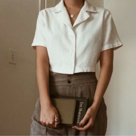 Dark Academia Aesthetic Fashion Summer, Dark Academia Fashion Women, Dark Academia Fashion Summer, Dark Academia Aesthetic Fashion, Tomboy Aesthetic, Academia Aesthetic Outfit, Fashion Tumblr, Academia Outfits, Dark Academia Fashion