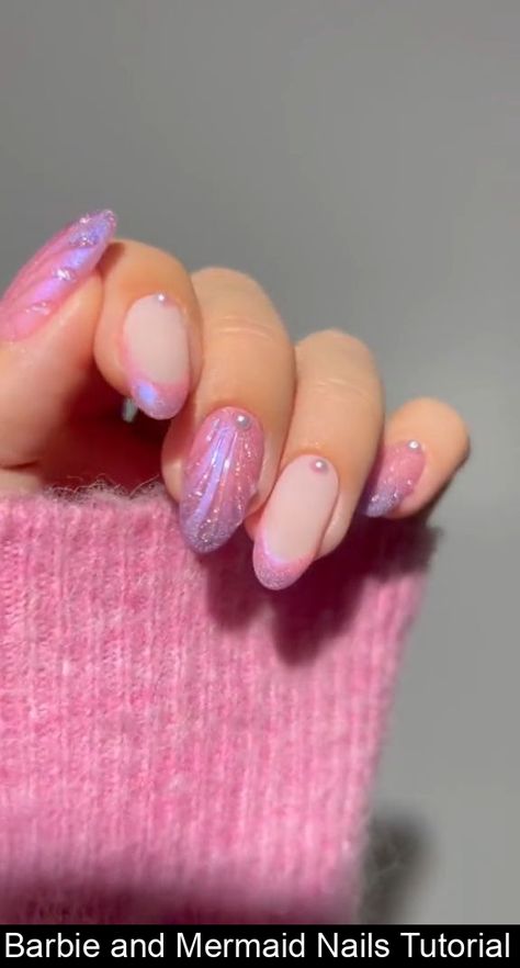 Barbie and Mermaid Nails Tutorial Mermaid Nail Inspiration, Nails Acrylic Mermaid, Mermaid Short Hair, Easy Mermaid Nails, Mermaid Nails Design Simple, Mermaid Gel Nails, Barbie Nails Short, Acotar Nails, Mermaid Nails Design