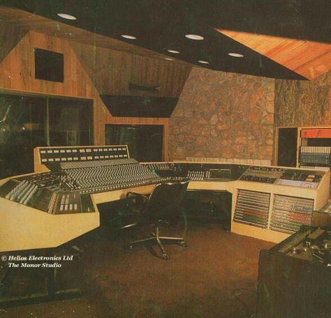 80s Music Studio, 80s Recording Studio, Analog Music Studio, Recording Studio Aesthetic Vintage, 70s Recording Studio, 70s Music Studio, Vintage Recording Studio, Studio Recording Design, Recording Studio Aesthetic