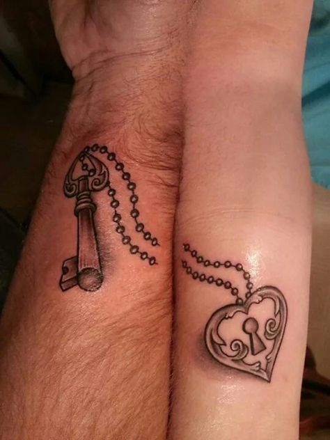 Tattoo Dla Par, Marriage Tattoos, Him And Her Tattoos, Couple Matching Tattoo, Couples Tattoo Designs, Hand And Finger Tattoos, Matching Couple Tattoos, Tattoos For Lovers, Tattoos For Women Half Sleeve