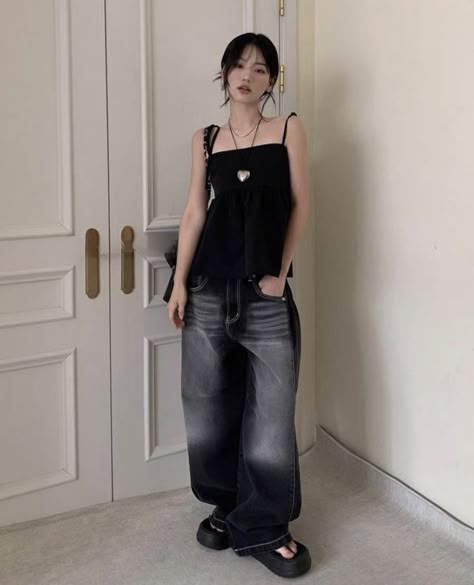 Harajuku Jeans, Trousers Casual, Fashion Y2k, Jeans For Women, Denim Trousers, Casual Style Outfits, Fashion Killa, Look Cool, Vintage Denim