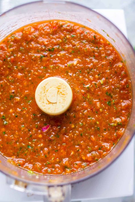 Salsa With Canned Tomatoes, Low Carb At Restaurants, Restaurant Salsa, Chipotle Salsa, Easy Steak Fajitas, Blender Salsa, Low Carb Chips, Easy Salsa Recipe, Restaurant Style Salsa