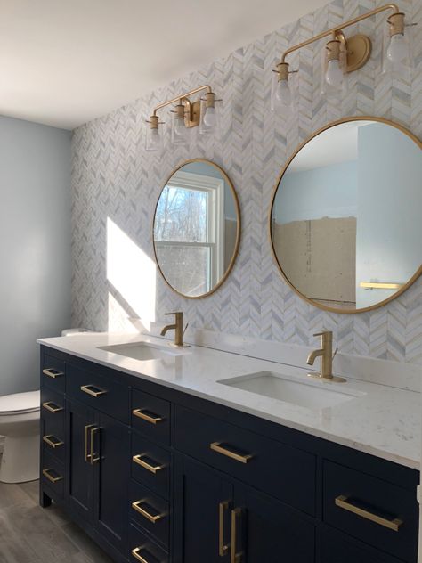 Bathroom Tile Navy Vanity, Nautical Powder Room Ideas, Navy Vanity With Wallpaper, Blue And Gold Wallpaper Bathroom, Gold And Navy Wallpaper, Navy Gold Bathroom Ideas, Blue And Gold Master Bath, Bathroom Ideas Blue And Gold, Navy And Gold Bathroom Decor