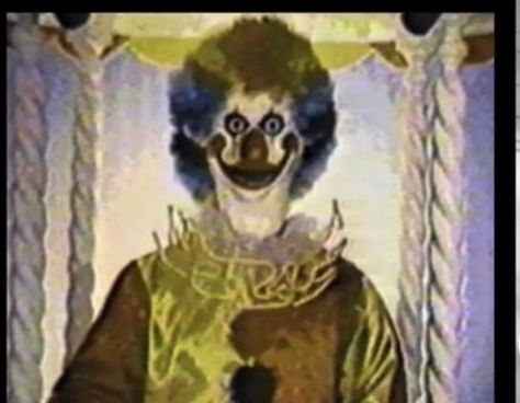 Creepy Clown, Mirror