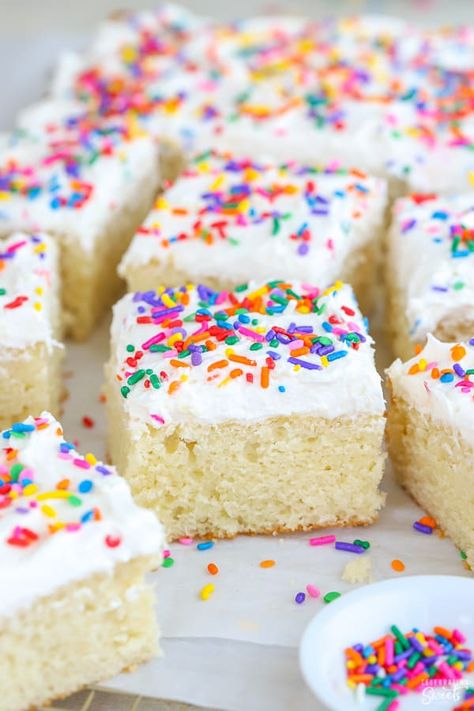 Homemade Vanilla Cake Recipe, Vanilla Crazy Cake, Crazy Cake Recipe, Crazy Cake Recipes, Celebrating Sweets, Vanilla Sheet Cakes, Easy Vanilla Cake, Homemade Vanilla Cake, Easy Vanilla Cake Recipe