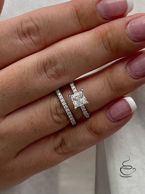 Wedding Band With Princess Engagement Ring, Princess Cut Engagement Ring With Matching Band, Princess Ring Stack, 1ct Princess Cut Engagement Ring, Princess Cut Engagement Ring With Diamond Band, Square Wedding Rings Princess Cut, Princess Cut Ring With Band, Square Wedding Ring Set, Stacked Engagement And Wedding Rings Silver