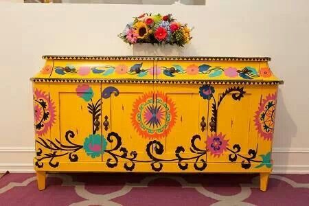 Mexican inspired piece love this yellow for the kitchen table Mexican Furniture, Mexican Home Decor, Mexican Home, Deco Boheme, Mexican Designs, Mexican Decor, Painted Dresser, Painted Chairs, Funky Painted Furniture