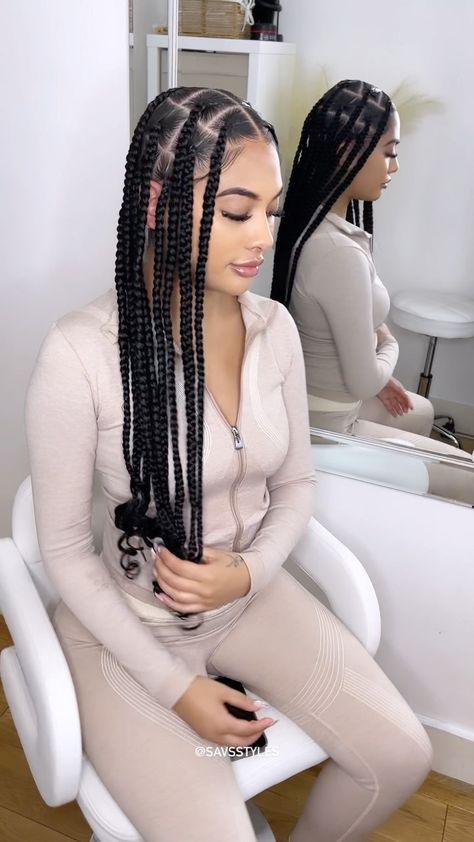 savsstyles on Instagram: These braids look INSANE on her 😍😍 Style: large knotless braids with curly ends and some extra length on the beautiful @fayesbeauty 🤍… Style Large Knotless Braids, Knotless Braids With Curly Ends, Large Knotless Braids, Braids With Curly Ends, Large Knotless, Head Braid, Large Box Braids, Knotless Box Braids, Medium Box Braids