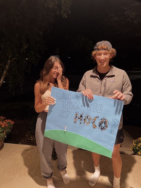 Golf Themed Hoco Proposals, Sadie Hawkins Proposals Golf, Formal Dance Poster Ideas, Golf Sadies Proposal, Golf Promposal Ideas, Homecoming Proposal Ideas Golf, Golf Homecoming Proposals, Golf Promposal For Him, Golf Hoco Proposals