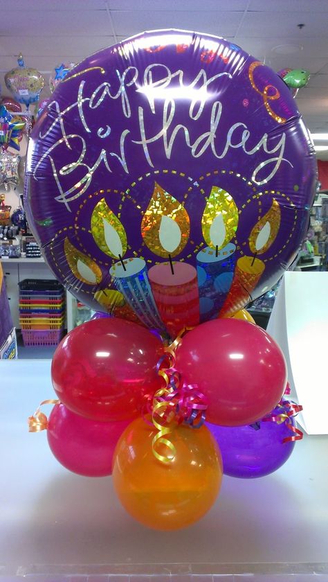 Let's get creative!: Air filled balloon centerpiece Balloon Centerpieces Diy, Ball Birthday Party, Balloon Table Centerpieces, Balloon Centerpiece, Ball Birthday Parties, Last Minute Birthday Gifts, Ball Birthday, Diy Balloon Decorations, Balloon Arrangements