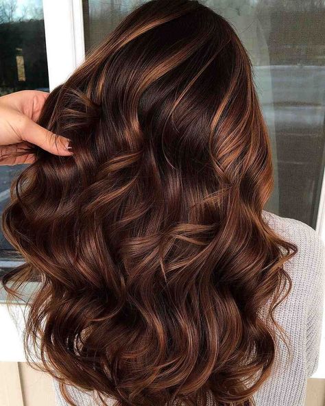 Are you in the mood for scrumptious chocolate brown hair? This dimensional warm chocolate brown highlights is one of the 36 alluring images we have on our website. Find more hairstyles like this by tapping on the photo or clicking on the link! // Photo Credit: @_danielledoeshair on Instagram Brown Hair Color With Highlights, Warm Chocolate Brown Hair, Hair Color With Highlights, Color With Highlights, Warm Brown Hair, Rambut Brunette, Chocolate Brown Hair Color, Hair Color Chocolate, Chocolate Hair