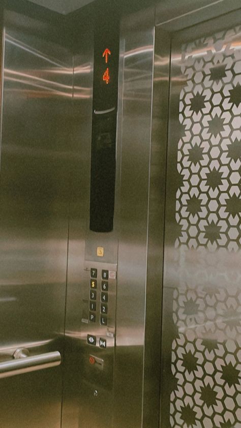 Lift Snap, Office Snap, Hydraulic Elevator, Instagram Ios, Kabir Singh, Mehendi Decor Ideas, Building Office, Funny Snapchat Pictures, Broken Screen Wallpaper