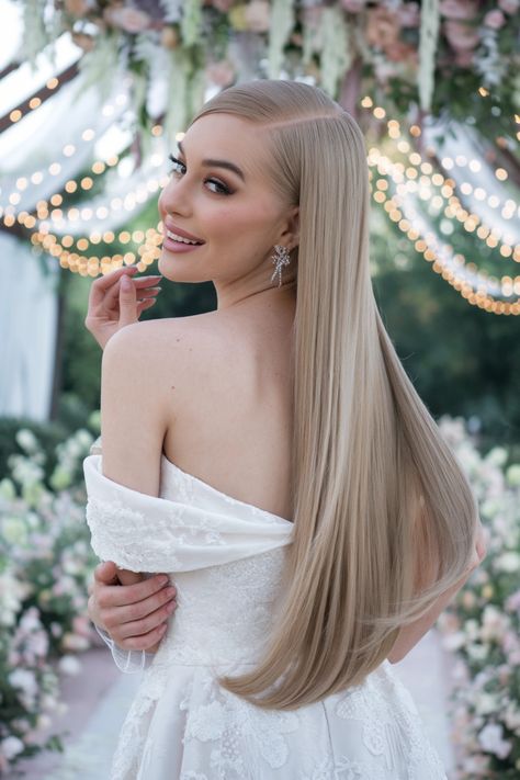 Elevate your bridal style with these gorgeous straight hairstyles that embody simplicity and elegance. Picture yourself in a romantic half up half down look with sleek, long hair that cascades beautifully down your back—perfect for any wedding setting. This hairstyle not only compliments the wedding ambiance but also highlights your natural beauty, making it a top choice for brides. #wedding #elegant #longhair #halfuphalfdown Wedding Straight Hairstyles, Sleek Long Hair, Wedding Ambiance, Wedding Elegant, Elegant Look, Half Up Half Down, Half Up, Bridal Style, Straight Hairstyles