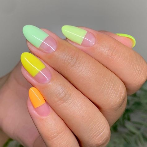 Half Colour Nails, Half Colored Nails, Half Dip Nails, Half And Half Nails Designs, Half Nail Design Ideas, Half Nail Design, Nail Fashion Trends, Colorful Nail Designs, Pretty Nail Art