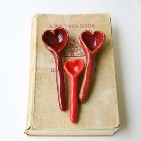 Ceramic Heart Spoon OOAK - in Romantic Vintage Coral Bright Red Rustic Crimson - Set of 3 - Clay Crafts For Valentines Day, Ceramics Class Outfit, Valentines Clay Projects, Valentine's Day Ceramics, Valentines Day Pottery Ideas, Ceramic Heart Mug, Valentines Day Ceramics Ideas, Ceramic Spoons How To Make, Pottery Valentine Ideas