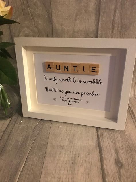 Diy Gift For Aunt, Scrabble Gifts, Scrabble Frame, Scrabble Art, Frame Gift, Auntie Gifts, Cute Christmas Gifts, Denim Crafts, Brown Frame